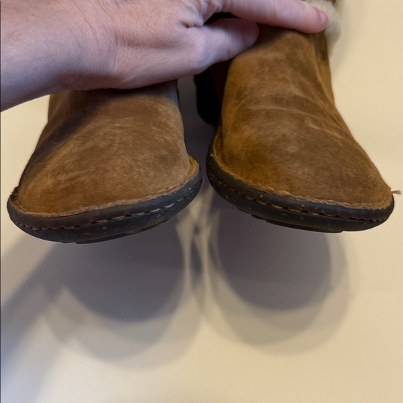 UGG Elijo Women's Tan and Cream Shearling Boots in Chesnut - Picture 6 of 6